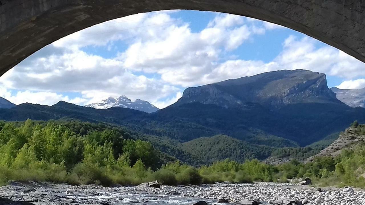 Casa Rural " El Retiro" Laspuna Luaran gambar